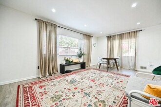 3232 Lewis Ave in Signal Hill, CA - Foto de edificio - Building Photo