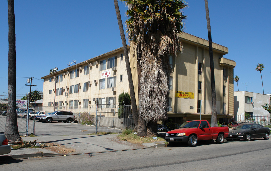 527 S Kingsley Dr in Los Angeles, CA - Foto de edificio