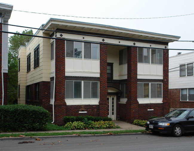 107 W 51st St in Kansas City, MO - Foto de edificio - Building Photo