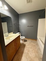 1525 McIntosh Cir in Shakopee, MN - Building Photo