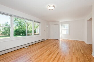 15W244 Harvard St in Elmhurst, IL - Building Photo - Building Photo