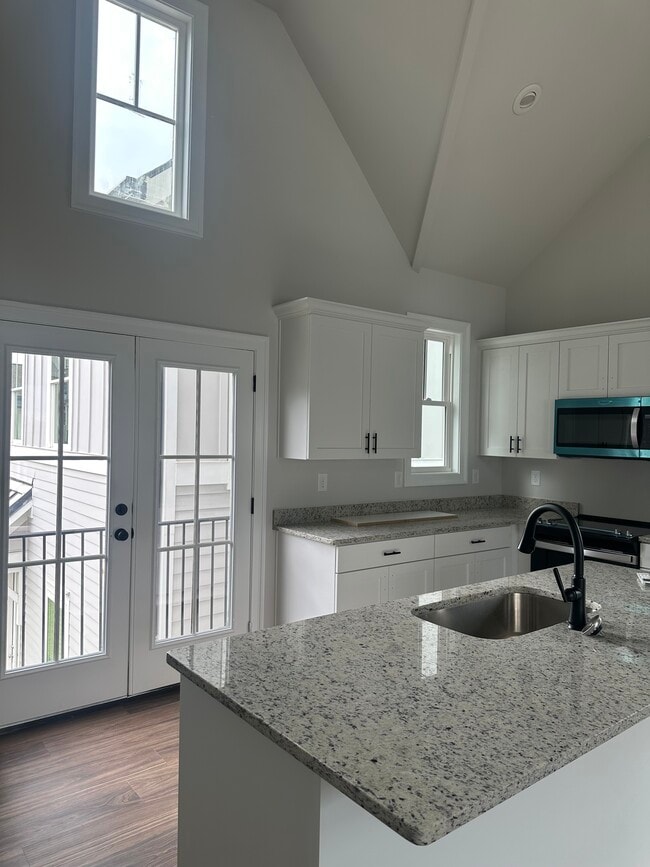 938 Hilltop Park Ct, Unit Upstairs Garage in Dacula, GA - Building Photo - Building Photo