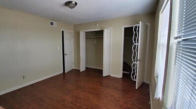 811 N Spears St in Alvarado, TX - Building Photo - Building Photo