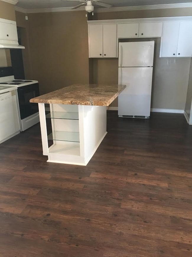 1604 St Jude Ave in New Iberia, LA - Building Photo - Building Photo