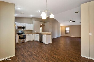1228 E Elm Rd in San Tan Valley, AZ - Building Photo - Building Photo