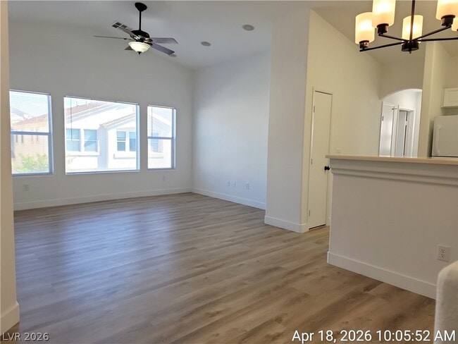 8823 Roping Rodeo Ave in Las Vegas, NV - Foto de edificio - Building Photo