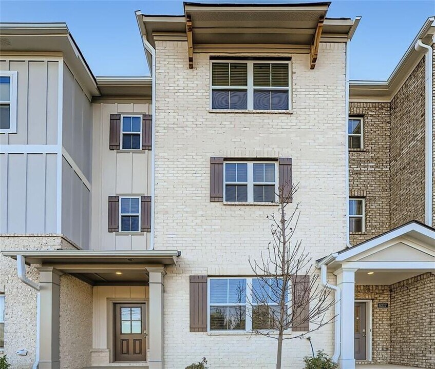 6221 Honeybell Aly in Mableton, GA - Building Photo