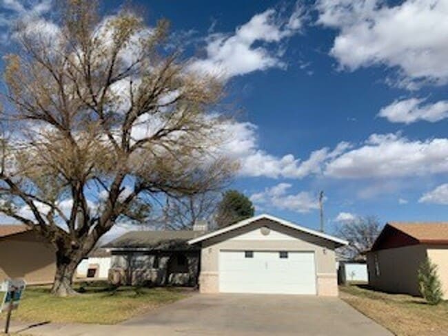 property at 1802 W Jacobs Ave