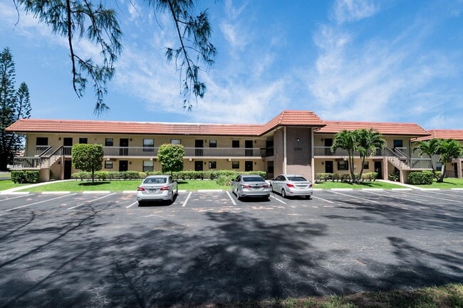 21911 Lake Forest Cir