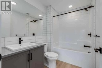 350-2350 Livingston Common NE in Calgary, AB - Building Photo - Building Photo