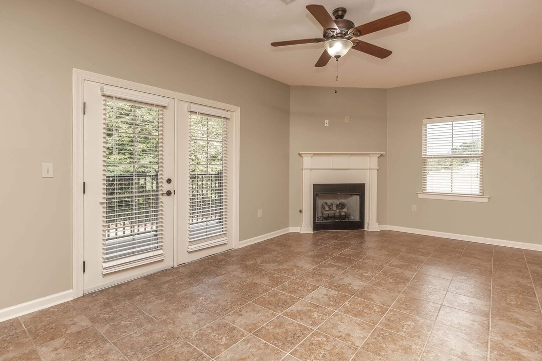 Stonewater Place Apartments in Jackson, TN - Foto de edificio