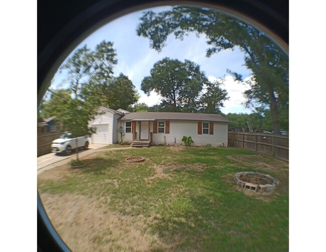 171 Bayberry Dr in Livingston, TX - Building Photo - Building Photo