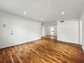 7718 Royal Ln in Dallas, TX - Building Photo - Building Photo