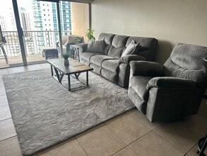 1965 S Ocean Dr in Hallandale Beach, FL - Foto de edificio - Building Photo