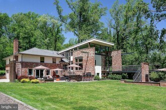 1127 Winding Dr in Cherry Hill Township, NJ - Building Photo - Building Photo