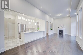 2440 Edward Leaver Trl in Oakville, ON - Building Photo - Building Photo