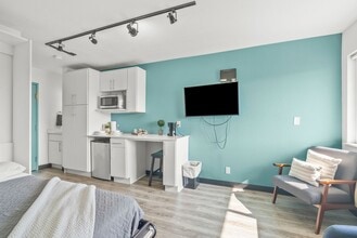 228 Spaces - Furnished Micro-Living Apartments in Cedar Falls, IA - Foto de edificio - Interior Photo