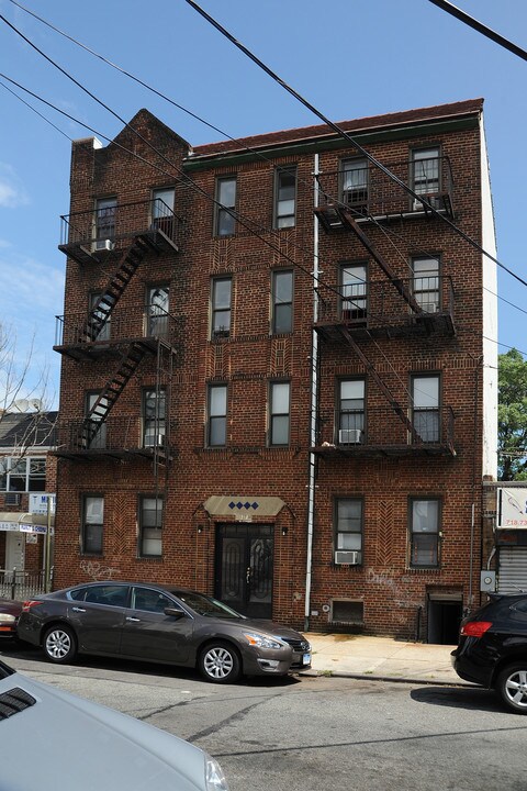 103-27 114th St in Jamaica, NY - Building Photo