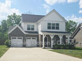 554 Oakvale Ln in Mount Juliet, TN - Building Photo