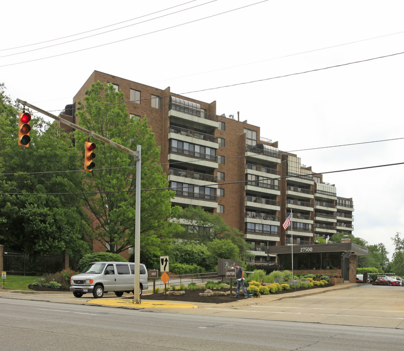 Point East Apartments in Beachwood, OH - Building Photo