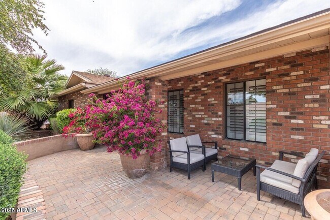 8110 E Windsor Ave in Scottsdale, AZ - Foto de edificio - Building Photo