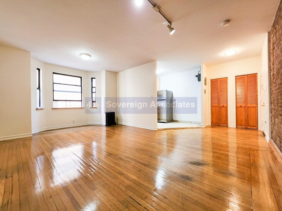 715 W 172nd St in New York, NY - Building Photo