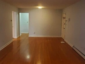 1643 W Sherwin Ave in Chicago, IL - Foto de edificio - Building Photo