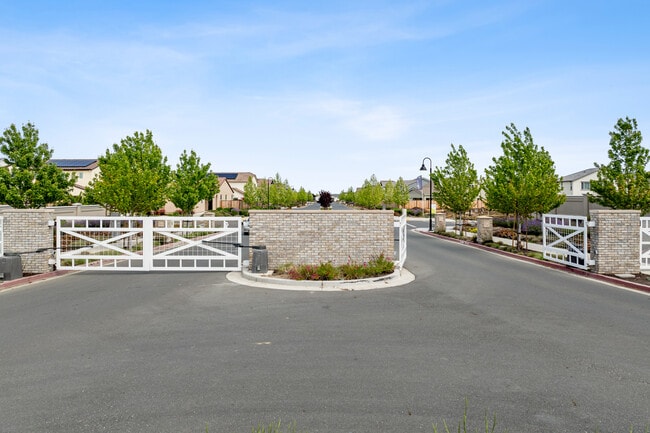 Cielo at Sand Creek in Antioch, CA - Foto de edificio - Building Photo