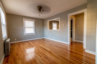 1145 Lindsay St in Lynchburg, VA - Foto de edificio - Building Photo