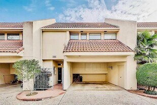 4518 Glenwick Ln in Dallas, TX - Building Photo