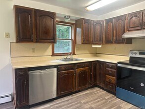 706 Beekman Rd in Hopewell Junction, NY - Building Photo - Building Photo