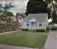2114 Berdan Ave