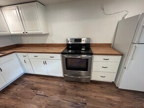 7816 E Victory Rd, Unit Basement Studio in Nampa, ID - Foto de edificio - Building Photo