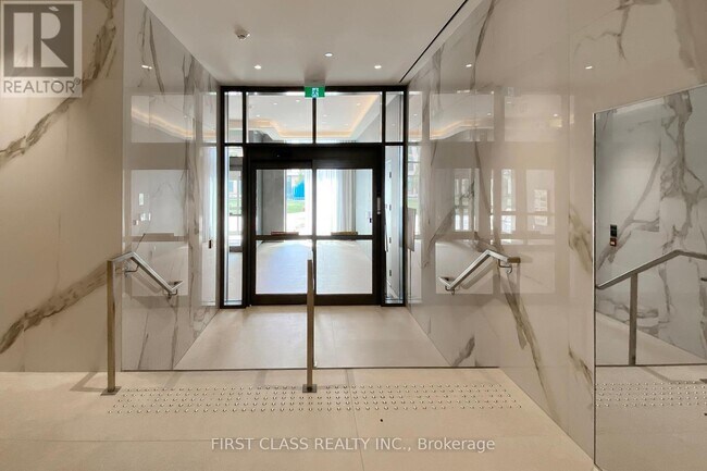 7890 Jane St in Vaughan, ON - Building Photo - Building Photo