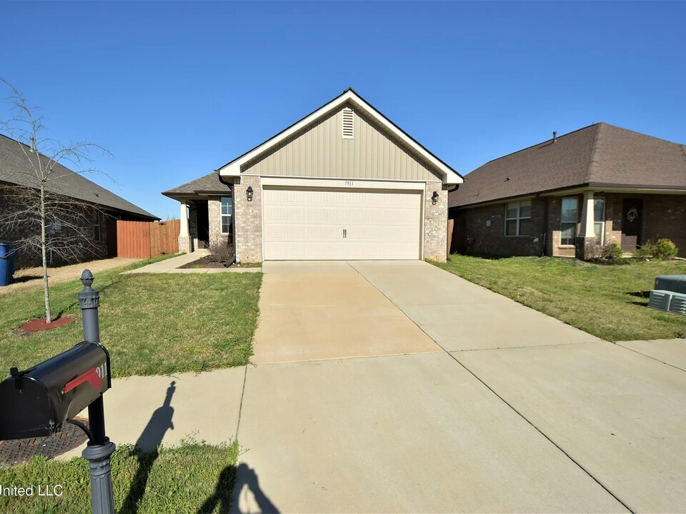 7911 Allen Glen Ln in Olive Branch, MS - Building Photo