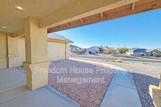 3280 E Winery Rd in Pahrump, NV - Building Photo - Building Photo