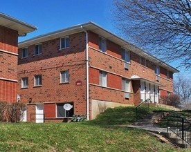 Glasgow Gardens in St. Louis, MO - Building Photo - Building Photo