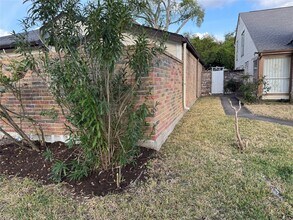 9107 Ketchwood Dr in Houston, TX - Building Photo - Building Photo