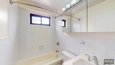 401 E 88th St in New York, NY - Building Photo - Building Photo