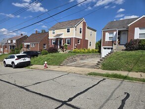 1430 Simona Dr in Pittsburgh, PA - Building Photo - Building Photo