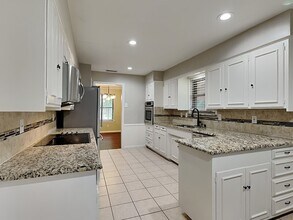 3171 Timberview Rd in Dallas, TX - Building Photo - Building Photo
