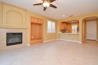 5808 Bridgecross Dr in Sacramento, CA - Foto de edificio - Building Photo