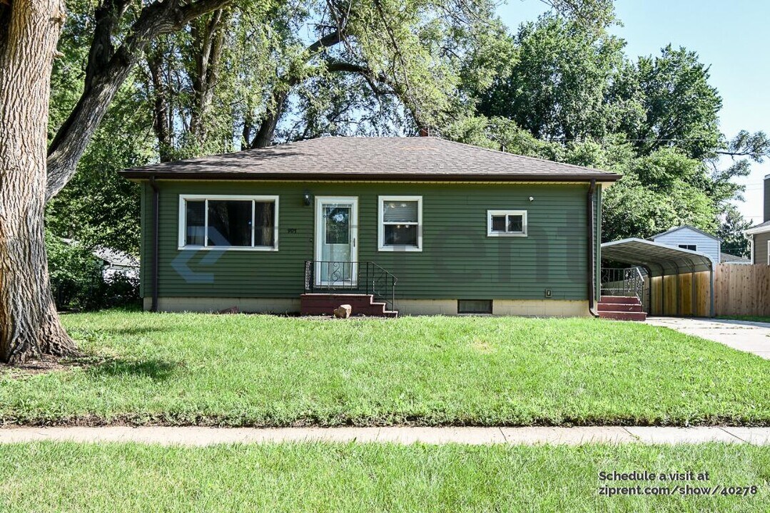 907 W 29th Ave in Bellevue, NE - Building Photo