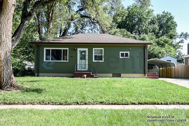 property at 907 W 29th Ave
