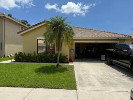 1139 Rialto Dr in Boynton Beach, FL - Building Photo