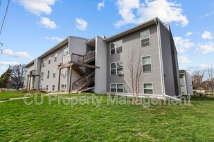 1605 N Willow Rd in Urbana, IL - Building Photo