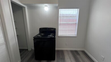 1325 Herkimer St in Houston, TX - Building Photo - Building Photo