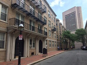 52 Clearway St, Unit 11 in Boston, MA - Foto de edificio - Building Photo