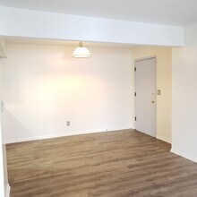 9533 University Ave, Unit 01 in Clive, IA - Building Photo - Building Photo