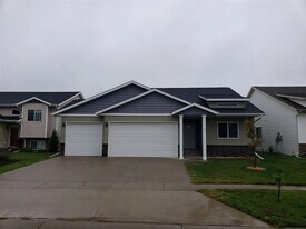 31 Berkeley St in Surrey, ND - Building Photo